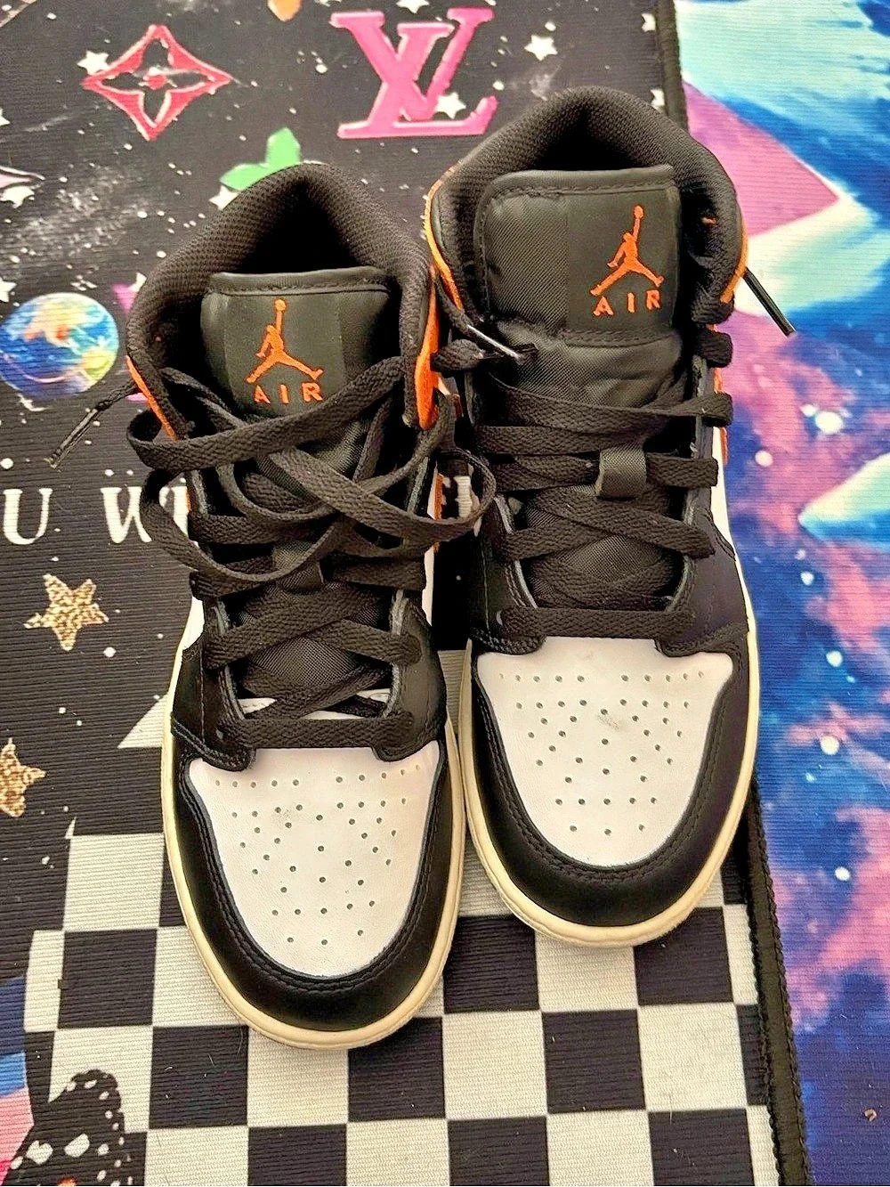Jordan Air Jordan 1 Retro High OG High-Top Sneakers Orange & Black Boys US 5Y
